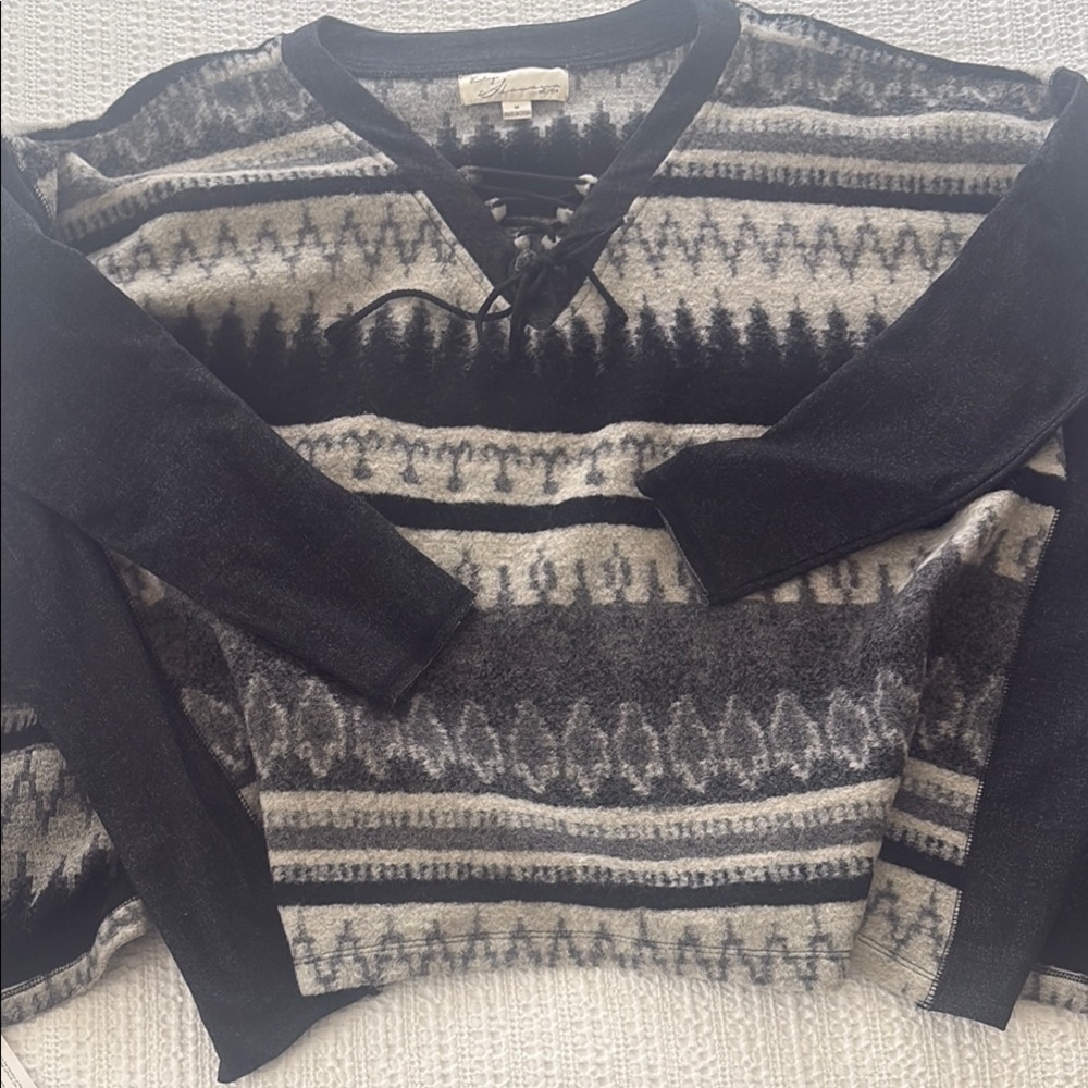 Vintage Havana Black and Gray V-Neck Sweater